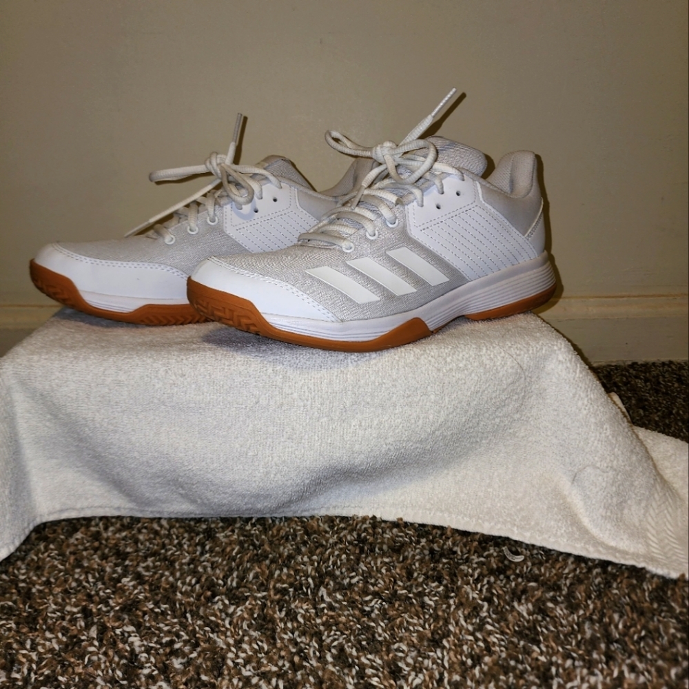 Adidas Ligra 6 volleyball sz 7W